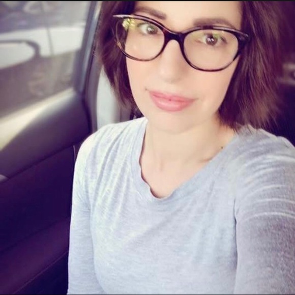 Meet your Posher, Anne - Picture 4 of 8